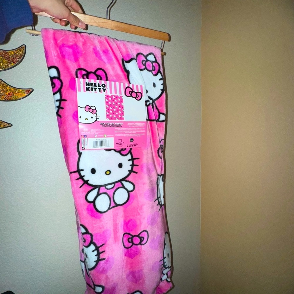 Hello Kitty Pink Blanket